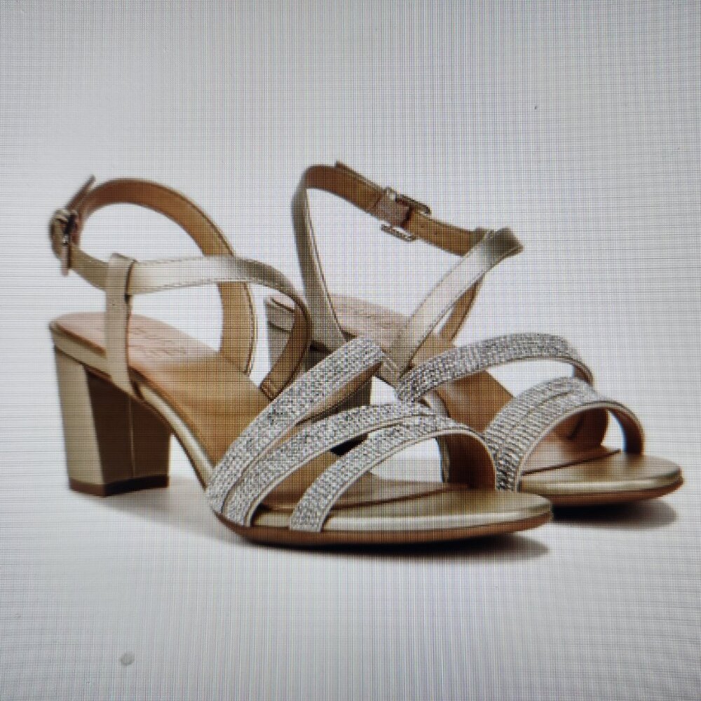 Naturalizer "Bridget4" Gold embellished Sandals. NIB. Size 10 Wide
